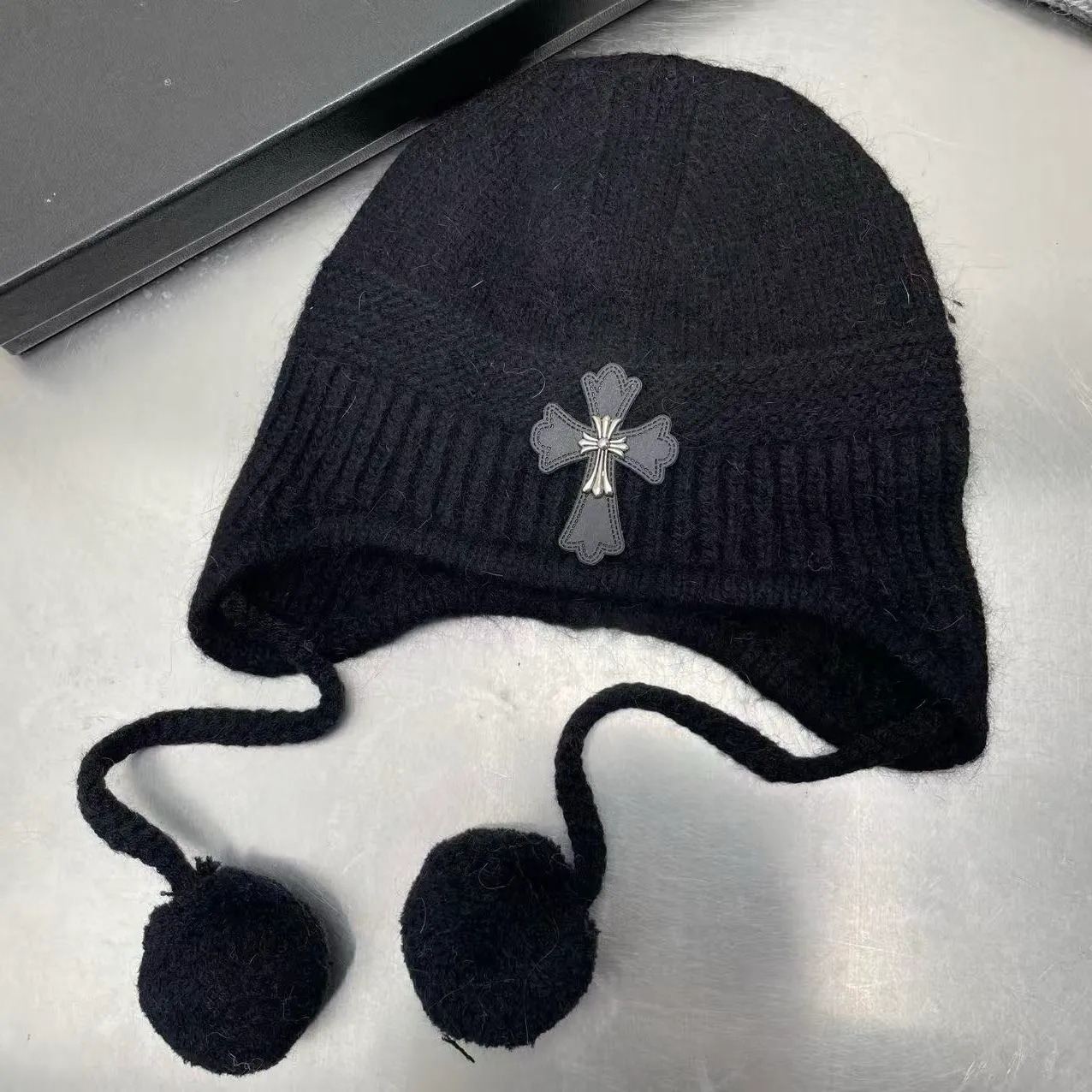 Crow heart thunder hat ear protection hat